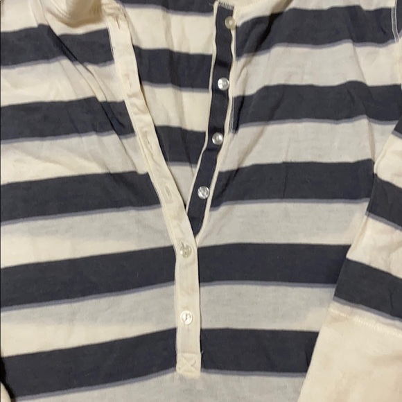 Aeropostale's 3/4 sleeve top - Picture 5 of 5